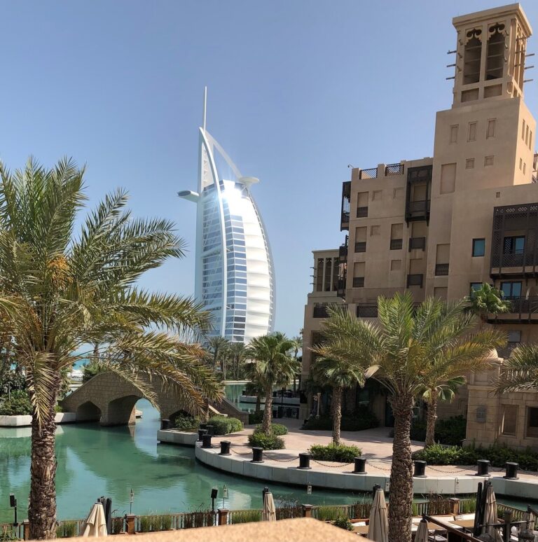 Half-Day Dubai City Tour with Blue Mosque, Creek, Souks & Abra