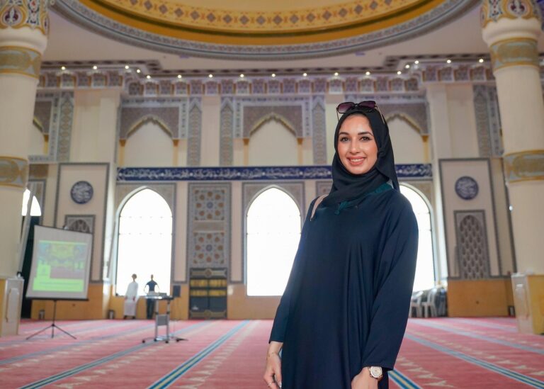 Half-Day Dubai City Tour with Blue Mosque, Creek, Souks & Abra